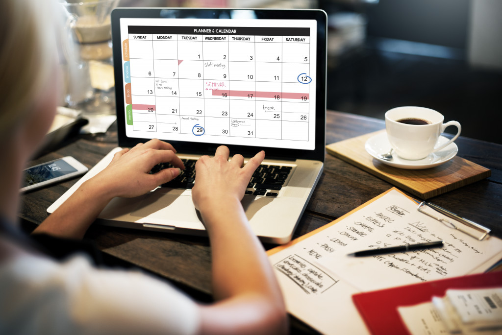 woman organizing her calendar